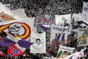 Ποιοι είναι οι διαβόητοι Ultras Sur της Ρεάλ που τα έβαλαν με τον Μπαπέ