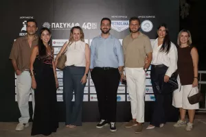 Με μεγάλη επιτυχία η συναυλία του Σάκη Ρουβά για το AEK C.A.R.E.S. και τον ΠΑΣΥΚΑΦ