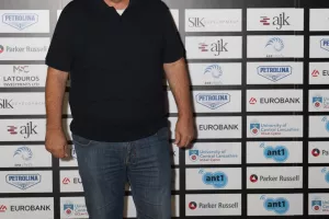 Με μεγάλη επιτυχία η συναυλία του Σάκη Ρουβά για το AEK C.A.R.E.S. και τον ΠΑΣΥΚΑΦ