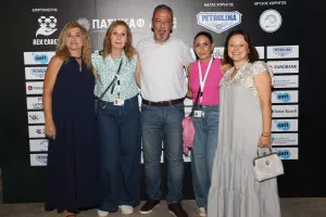 Με μεγάλη επιτυχία η συναυλία του Σάκη Ρουβά για το AEK C.A.R.E.S. και τον ΠΑΣΥΚΑΦ