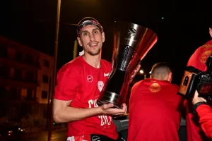 Eπίσημο για Λαρεντζάκη: "Κόμπρα σε ευχαριστούμε!"