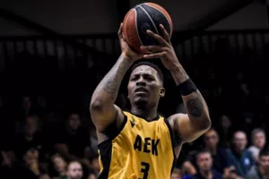 Νέα κρούσματα γαστρεντερίτιδας στην ΑΕΚ: 11 παίκτες νοκ-άουτ