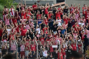 (Φώτος) "Ερυθρόλευκη" απόβαση στη Λιβαδειά!