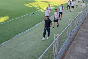 (ΦΩΤΟΣ kerkida) Η άφιξη της ΑΕΚ με συνοδεία 
