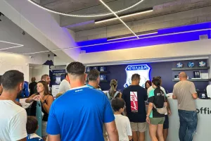 (Φώτος kerkida) Μαζικότητα στο Fan Zone 