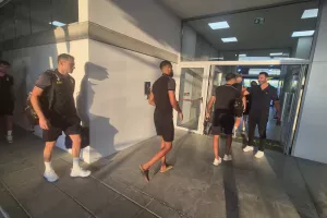 Φώτος από την άφιξη της Krasava ENY