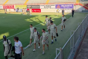 (ΦΩΤΟΣ kerkida) Η άφιξη της ΑΕΚ με συνοδεία 
