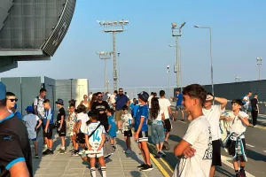 (Φώτος kerkida) Μαζικότητα στο Fan Zone 