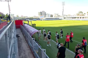 (ΦΩΤΟΣ kerkida) Η άφιξη της ΑΕΚ με συνοδεία 