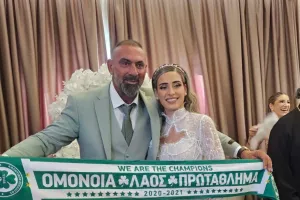 Στις χαρές με... Ομόνοια