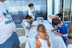 (Φώτος kerkida) Μαζικότητα στο Fan Zone 