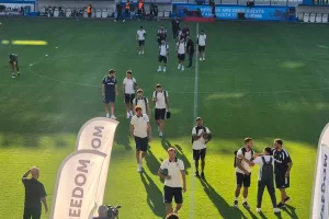 (Βίντεο/Φώτος Kerkida) Έφτασε... το ΑΠΟΕΛ