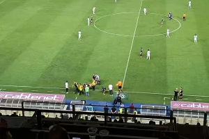 Κι άλλο πρόβλημα για τον Απόλλωνα... Αποχώρησε με φορείο ο Γκασπάρ