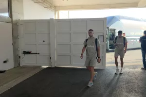 Έφτασε... η ΑΕΚ (Φώτος kerkida) 