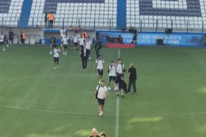 (Βίντεο/Φώτος Kerkida) Έφτασε... το ΑΠΟΕΛ