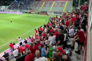 (Βίντεο kerkida) Ποβέδα και στο πόδι... οι Σαλαμιναίοι! 