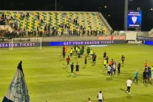 (Φώτος Kerkida) Παρά την πικρία... χειροκροτήθηκαν
