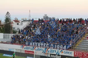 Το κυανόλευκο πέταλο