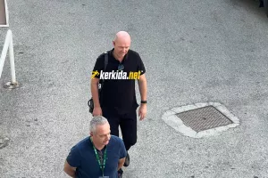 Πρώτη... για τρεις!