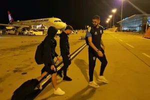 (Φώτος Kerkida) Η άφιξη της Εθνικής μας