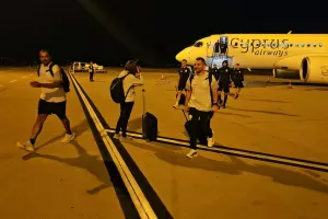 (Φώτος Kerkida) Η άφιξη της Εθνικής μας