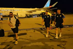 (Φώτος Kerkida) Η άφιξη της Εθνικής μας