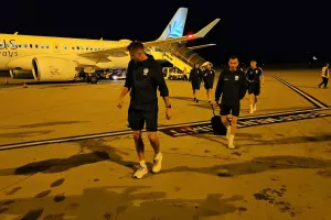 (Φώτος Kerkida) Η άφιξη της Εθνικής μας