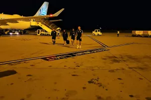(Φώτος Kerkida) Η άφιξη της Εθνικής μας