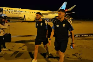 (Φώτος Kerkida) Η άφιξη της Εθνικής μας