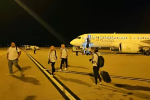 (Φώτος Kerkida) Η άφιξη της Εθνικής μας