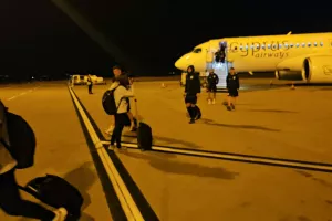 (Φώτος Kerkida) Η άφιξη της Εθνικής μας