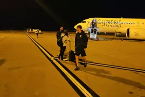 (Φώτος Kerkida) Η άφιξη της Εθνικής μας
