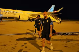 (Φώτος Kerkida) Η άφιξη της Εθνικής μας
