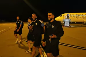 (Φώτος Kerkida) Η άφιξη της Εθνικής μας