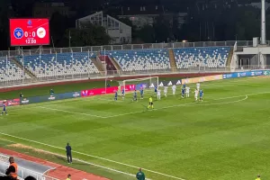 (Φώτος) Δύο κόκκινες και... ήττα για την Εθνική μας Κ21 από το Κόσοβο