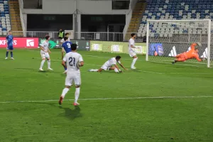 (Φώτος) Δύο κόκκινες και... ήττα για την Εθνική μας Κ21 από το Κόσοβο