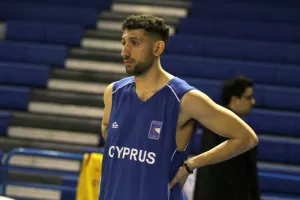 Επιστροφή... στα "γαλαζοκίτρινα" για τον Σιμιτζή 