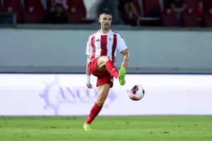 Ερυθρόλευκο το Βαρωσώτικο ντέρμπι / Πρώτη νίκη στο πρωτάθλημα (φώτος)