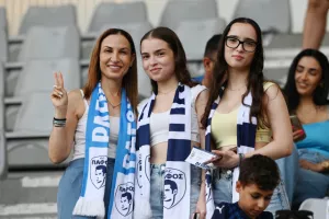 ΦΩΤΟΣ από τις κερκίδες Ομόνοιας και Πάφου