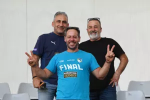 ΦΩΤΟΣ από τις κερκίδες Ομόνοιας και Πάφου