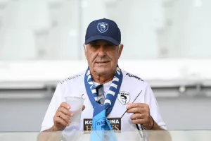 ΦΩΤΟΣ από τις κερκίδες Ομόνοιας και Πάφου