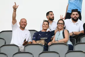 ΦΩΤΟΣ από τις κερκίδες Ομόνοιας και Πάφου