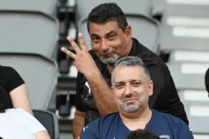 ΦΩΤΟΣ από τις κερκίδες Ομόνοιας και Πάφου