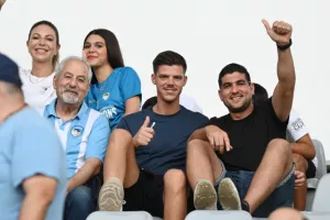 ΦΩΤΟΣ από τις κερκίδες Ομόνοιας και Πάφου