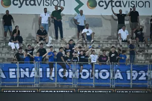 Ο Ποντικός της πήρε την... μπουκιά από το στόμα!