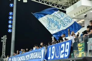 Ο Πέτροβιτς... στο τέλος της χάρισε το πρώτο τρίποντο!