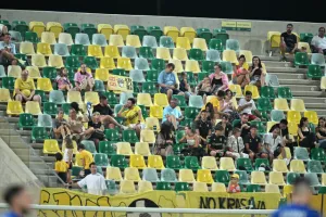 Ο Πέτροβιτς... στο τέλος της χάρισε το πρώτο τρίποντο!