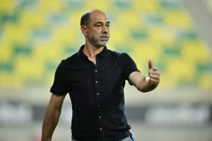 "Να μην... κόψουμε το κεφάλι των νέων παιδιών"