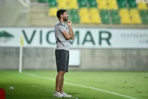 Ο Πέτροβιτς... στο τέλος της χάρισε το πρώτο τρίποντο!