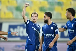Ο Πέτροβιτς... στο τέλος της χάρισε το πρώτο τρίποντο!